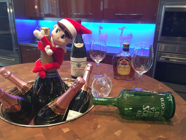 Elliot the Elf wishes you a Merry Christmas from Peter Salerno Inc.!